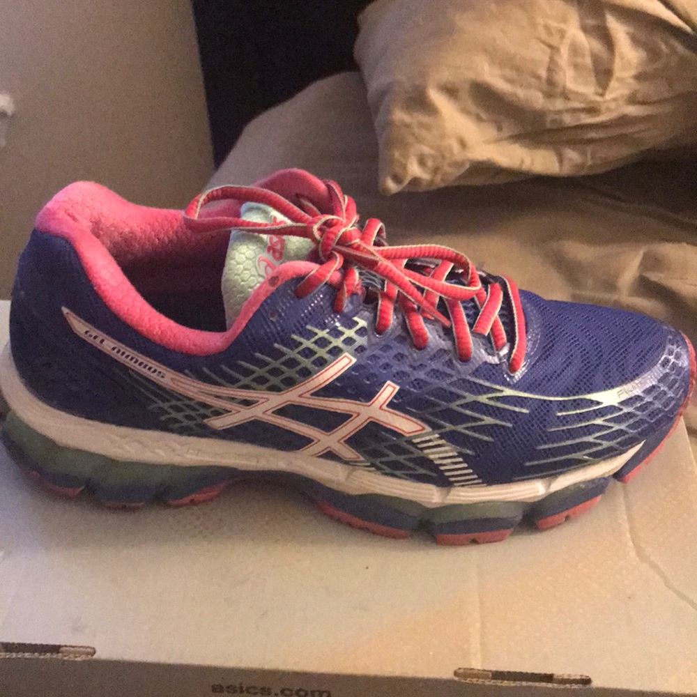 Women ASICS GEL NIMBUS 17
